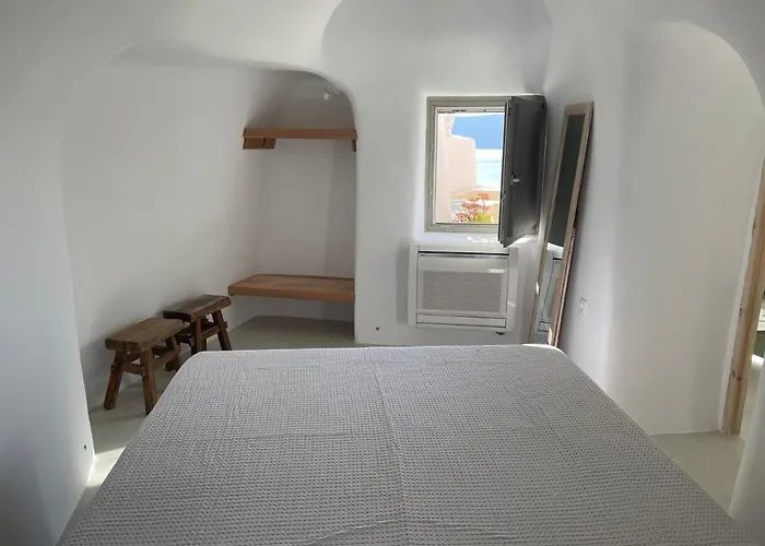 Cosmoia Cave House